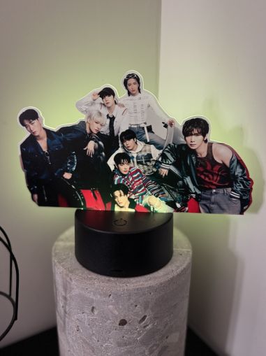 ATEEZ СВЕТЕЩА ДЕКОРАЦИЯ