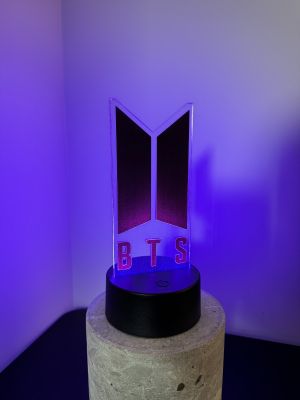 BTS – Светещо Лого (LED Фен Лампа  Декорация