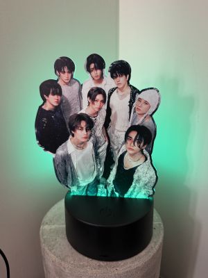 STRAYKIDS СВЕТЕЩА ДЕКОРАЦИЯ