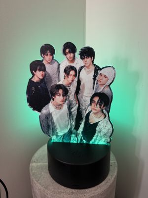 STRAYKIDS СВЕТЕЩА ДЕКОРАЦИЯ